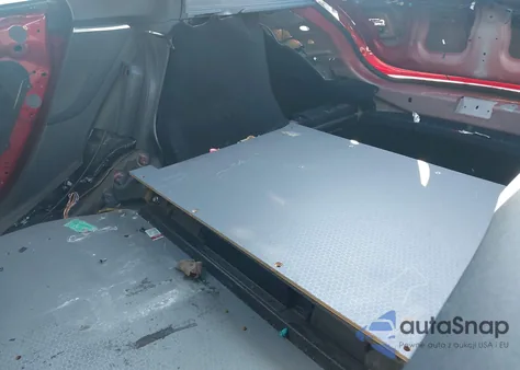 2015 Tesla Model S 60/70/85 из США, поврежденный, VIN 5YJSA1H18FFP69395